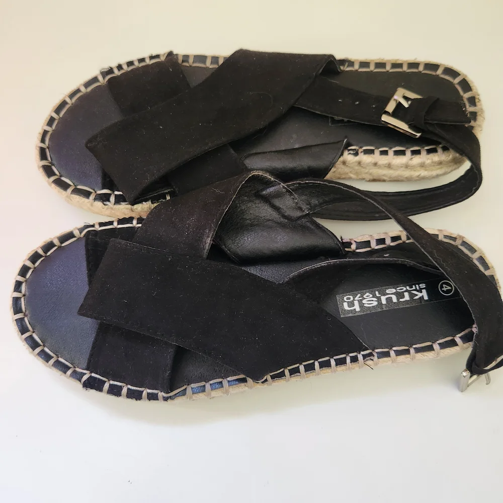 Krush Black Espadrille Sandals Sz 6 | Resort Casual Flat Slides